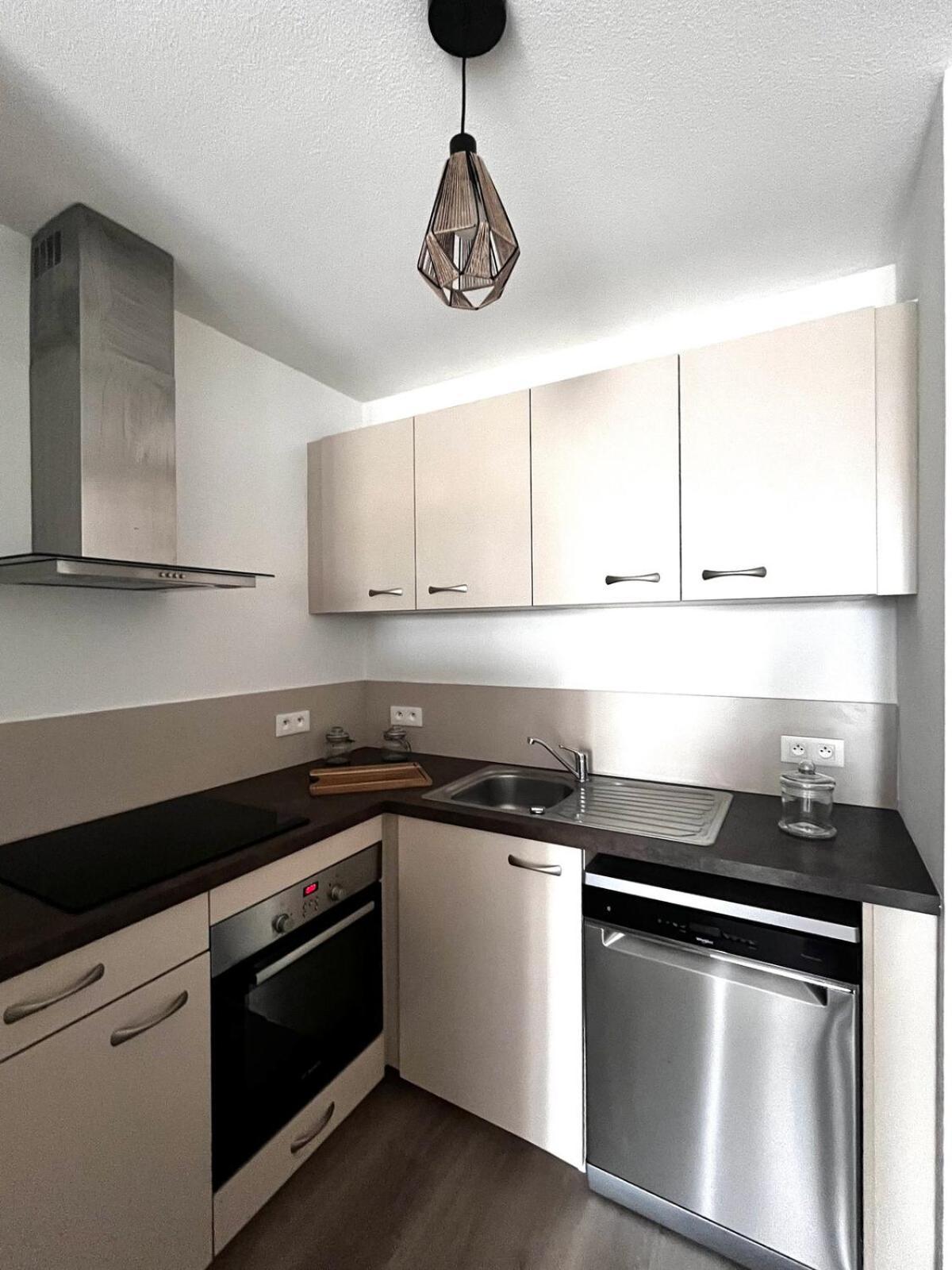 Place De Parking En Sous Sol Privatif Apartment *