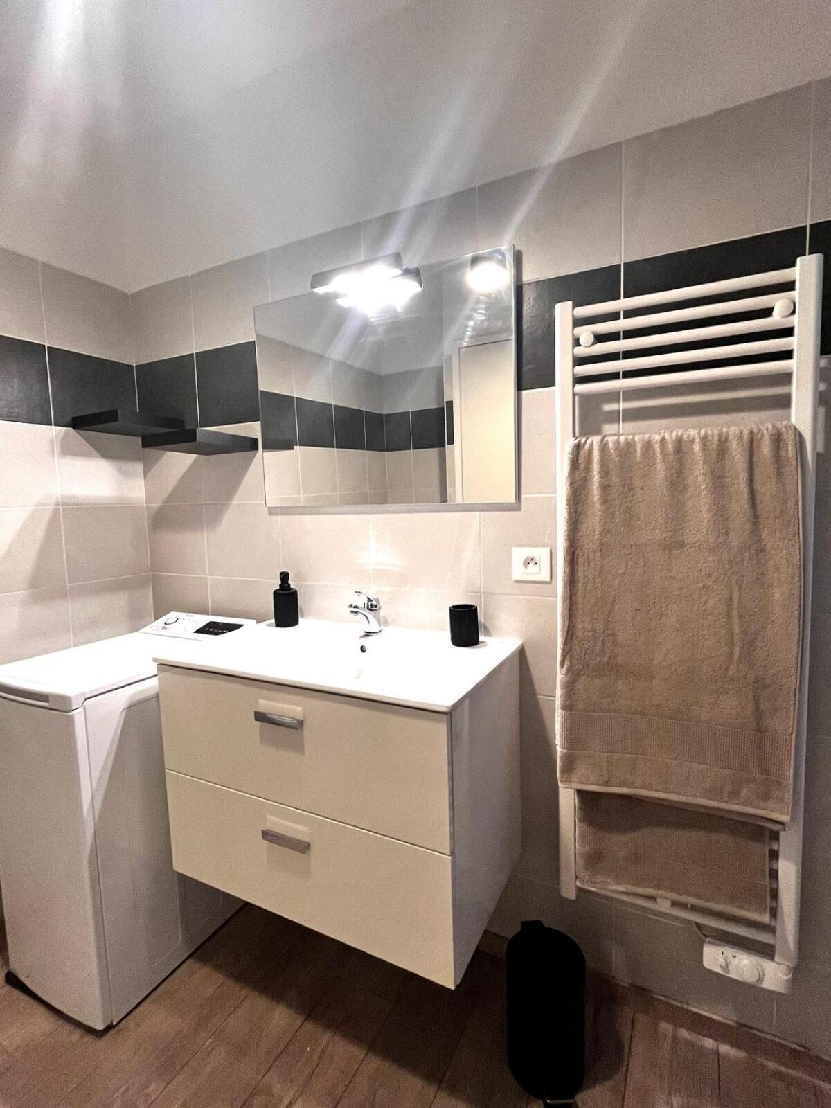 Place De Parking En Sous Sol Privatif Appartement Ajaccio (Corsica)